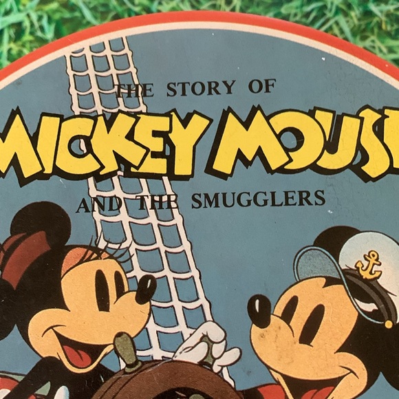 Adorable Mickey and Minnie Mouse cookie tin, vintage condition - Picture 8 of 12